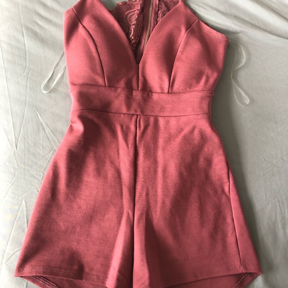 Fashion Nova romper - Picture 5 of 12
